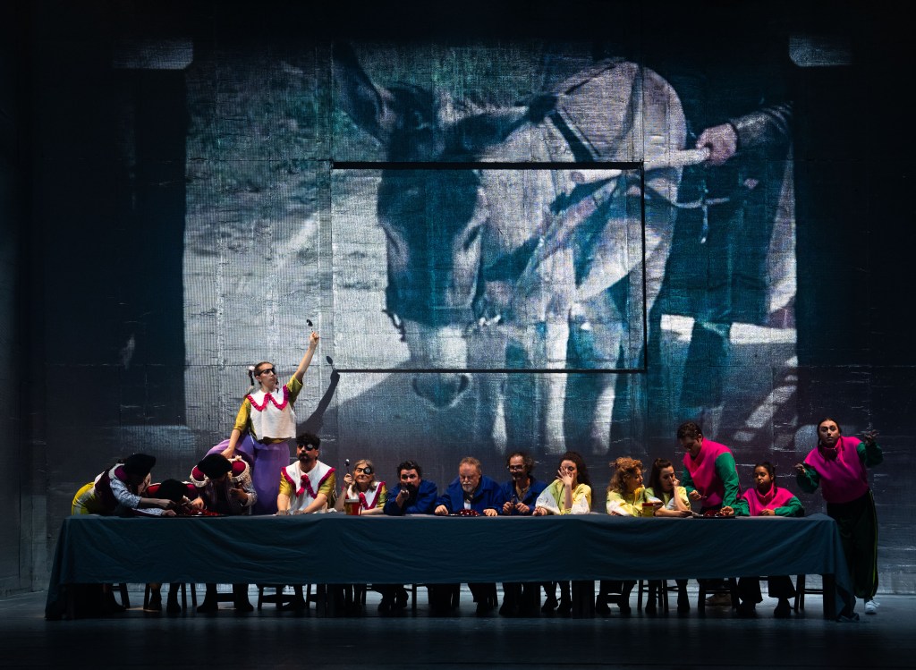 A BURRA, A MESA E O PAU